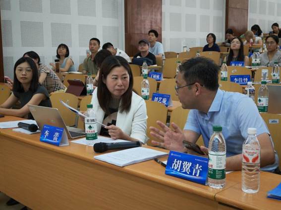 胡翼青与李蕾指导点评 &nbsp;陈天歌 摄