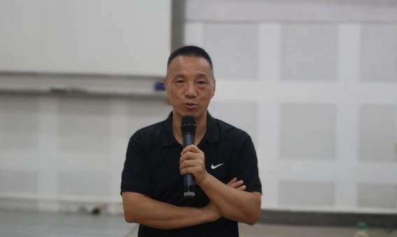 胡翼青、刘国强勉励青年学者 &nbsp;杨淑杰 摄2